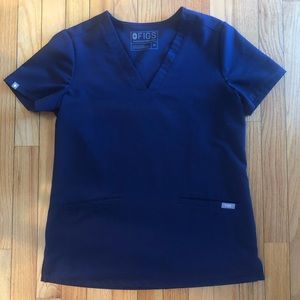 Casma Three-Pocket Scrub Top